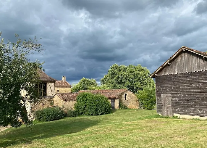 Ostal De Marcillac Avec Piscine - Le Pigeonnier Capelou