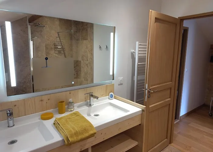 Ostal De Marcillac Avec Piscine - Le Pigeonnier Capelou